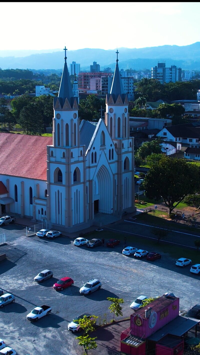 Aerial view of the cathedral facade, mapped projection