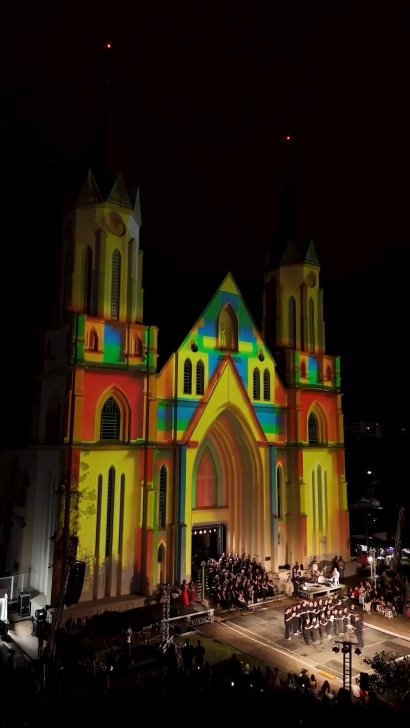 Cathedral facade lit by the Christmas projection